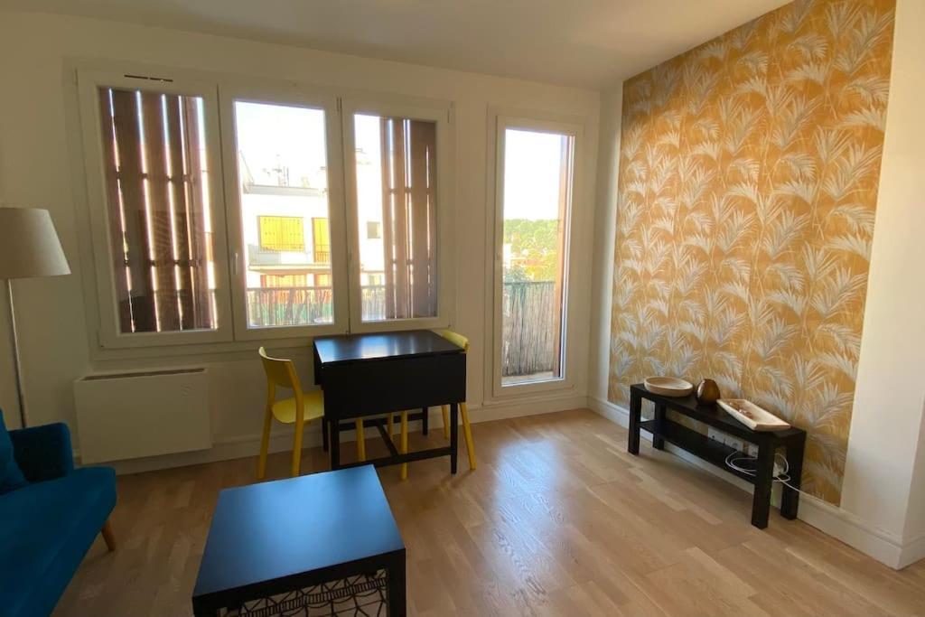 Beau Studio Cosy Et Calme - Face A La Gare De Rosny-Sous-Bois - 20Mn De Paris Et Disneyland Extérieur photo